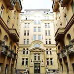 Pop Up - Downtown بيت شباب
