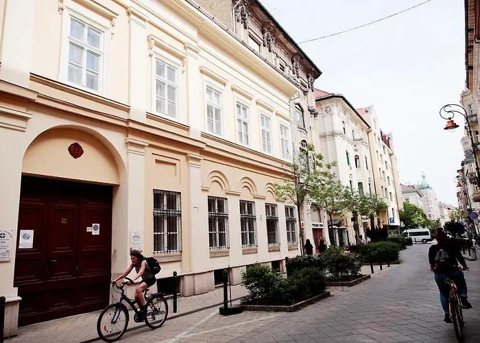 Pop Up - Downtown Hostel