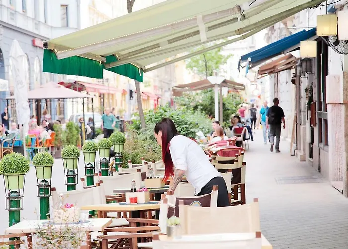 Hostel Pop Up - Downtown *