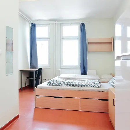 Pop Up - Downtown Хостел *