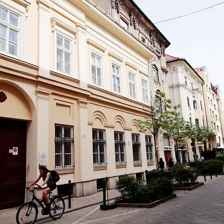 Хостел Pop Up - Downtown *