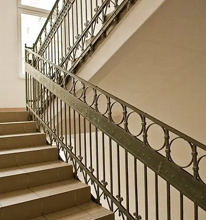 Pop Up - Downtown Хостел Будапешт